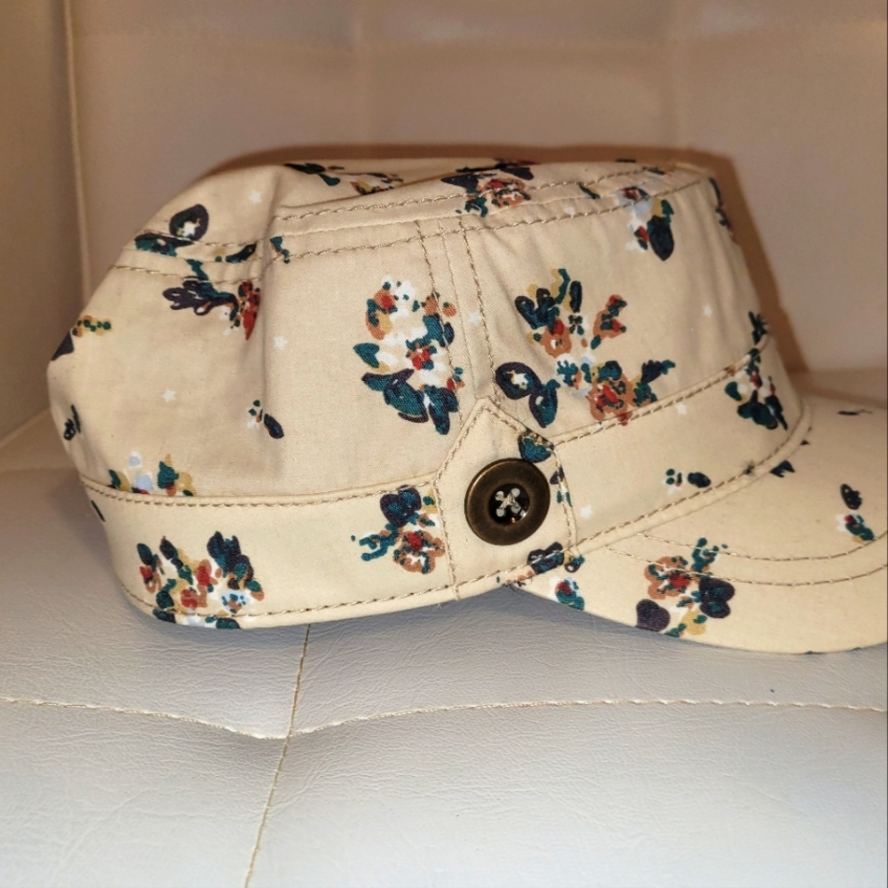 Floral ballcap - Picture 3 of 4